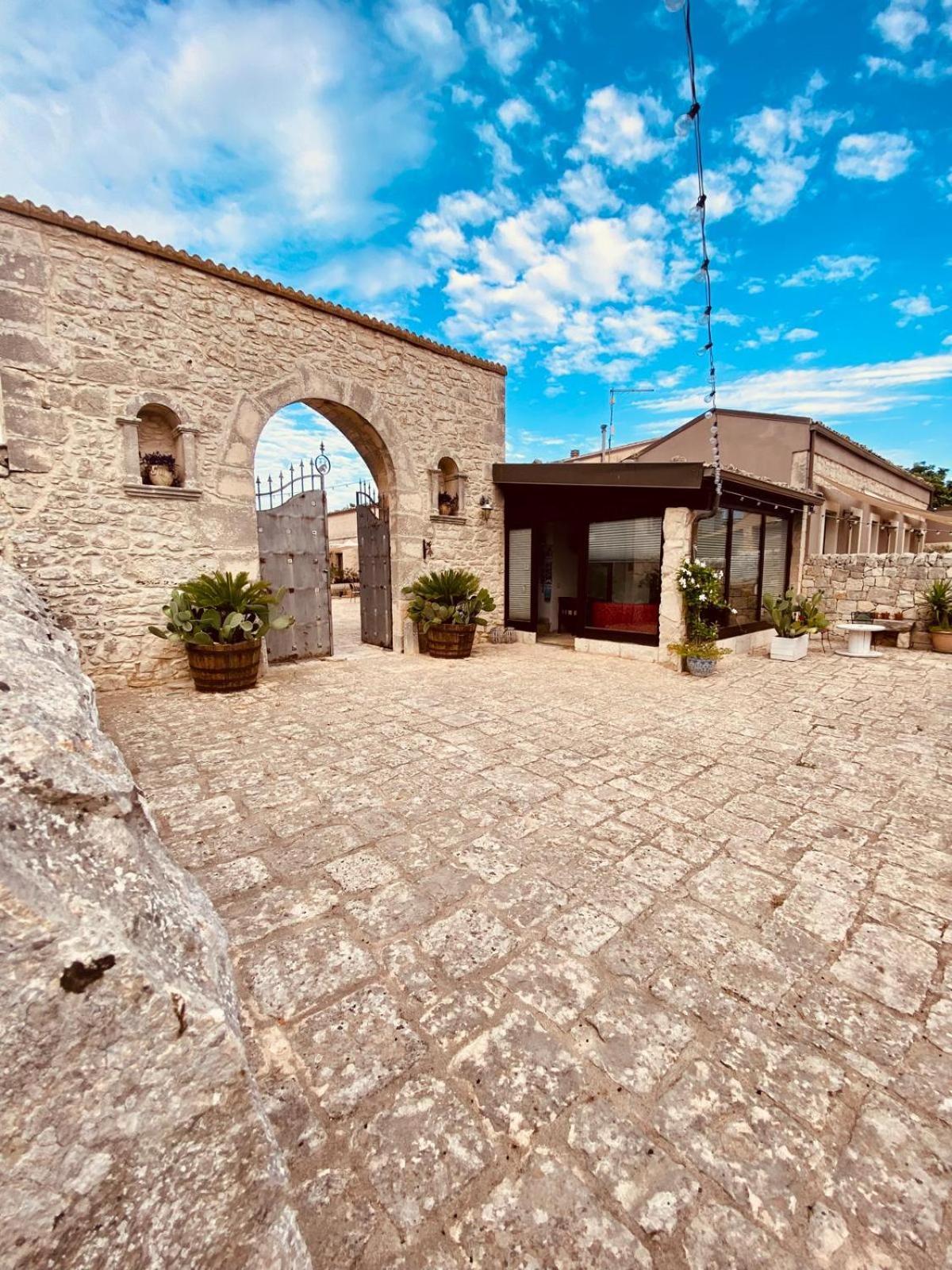 Mastro Vanni - Urban Masseria Ragusa Eksteriør billede